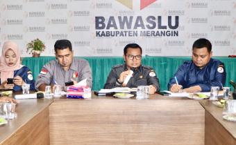 Ketua Bawaslu Himun Zuhri bersama Anggota Bawaslu Merangin