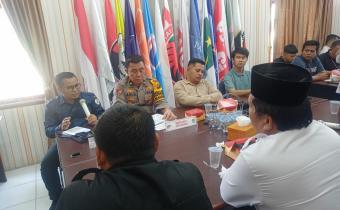 Ketua Bawaslu Merangin Himun Zuhri saat menyampaikan pendapatnya di saat rakor 