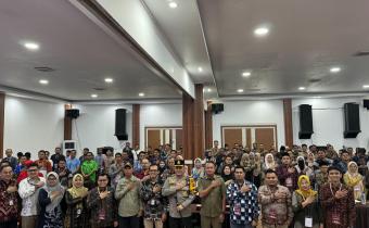 Foto Bersama Bawaslu Merangin beserta Peserta Kegiatan Rapat Pleno Rekapitulasi